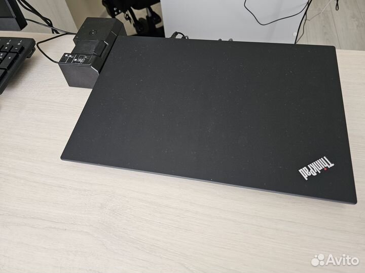 Ноутбук Lenovo T490