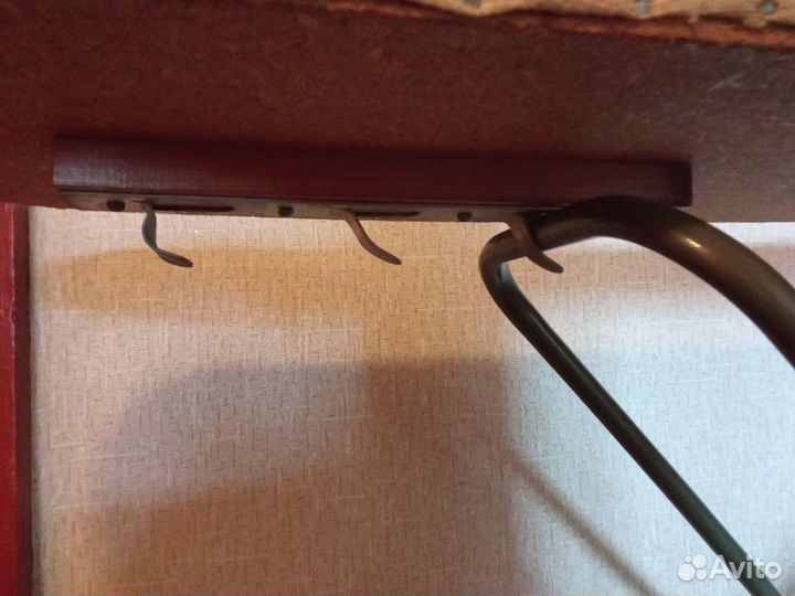 Гладильная доска и утюг