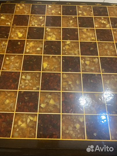 Янтарные шахматы из Калининграда