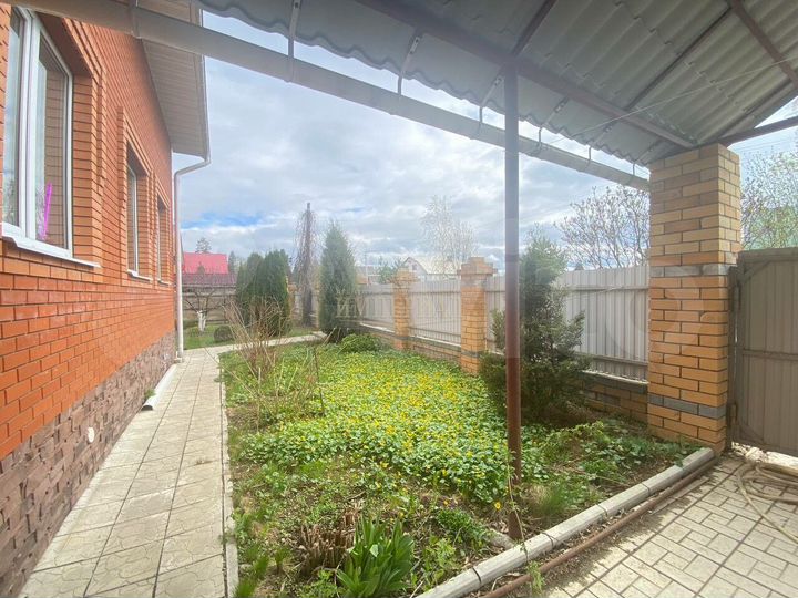 Дом 166,9 м² на участке 12 сот.