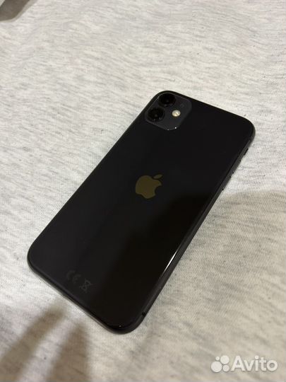 Телефон iPhone 11