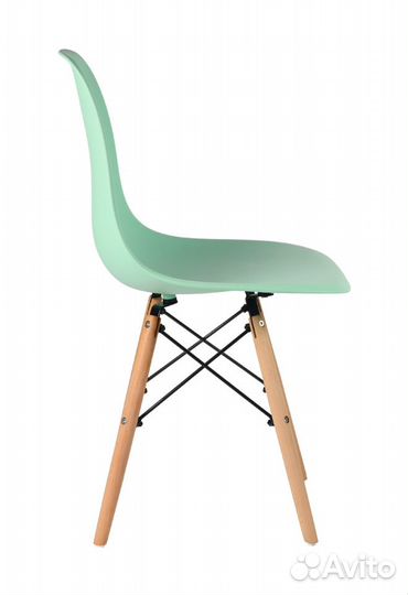 Стол со стульями