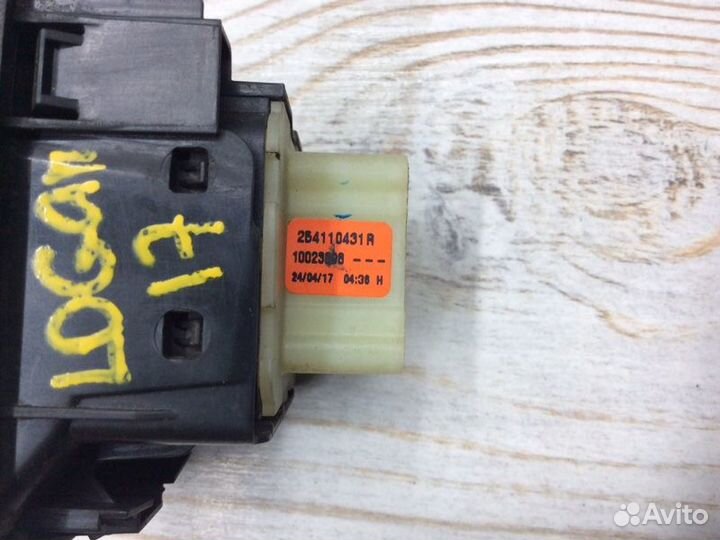 Блок управления стеклоподъемниками передний левый