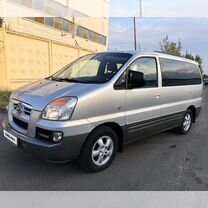 Hyundai Starex 2.5 AT, 2004, 290 000 км, с пробегом, цена 777 000 руб.