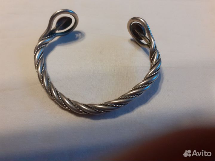 Бижутерия-1: бусы, кулоны, броши