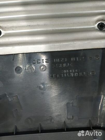 Обшивка стойки w210 Mercedes левая нижняя