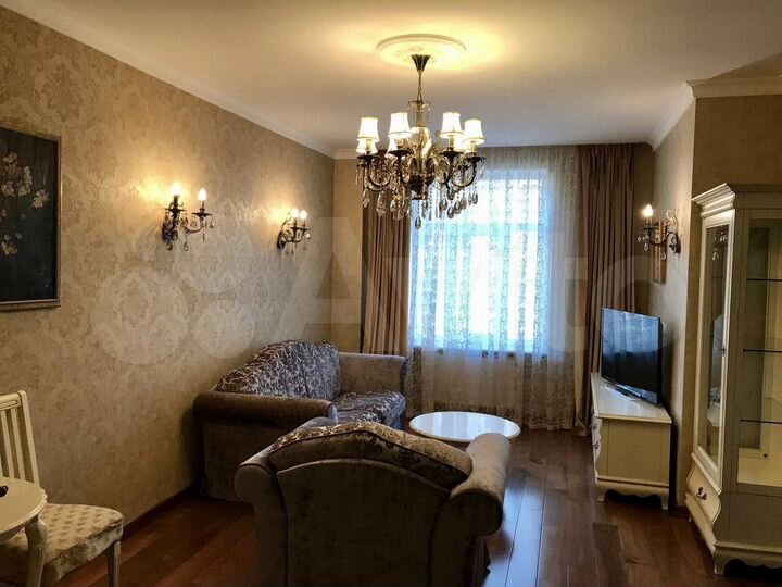 4-к. квартира, 142 м², 4/8 эт.