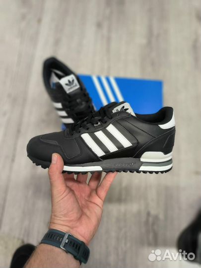 Кроссовки Adidas ZX 750 черные с белым