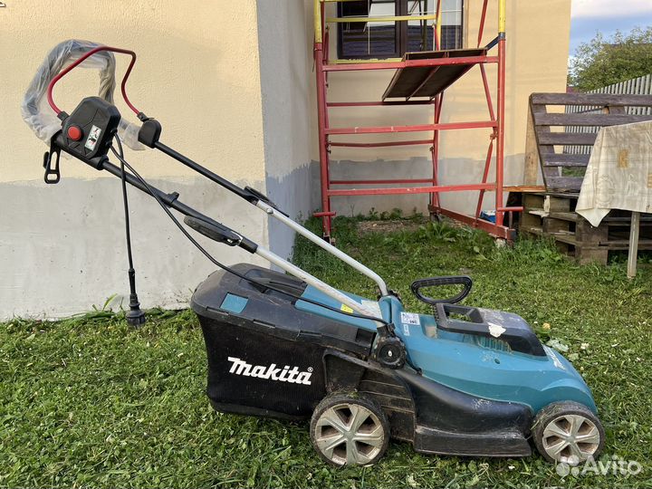 Газонокосилка электрическая