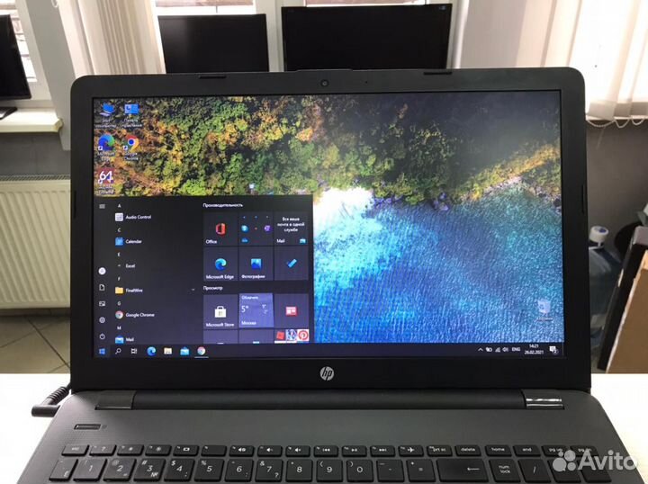 Свежий ноутбук HP i3 6006 Radeon 520 8gb