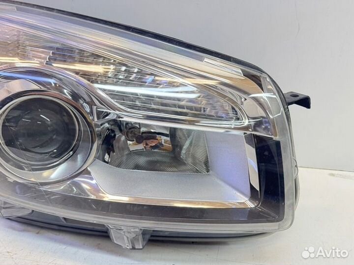 Фара правая Nissan Qashqai J10 2010-2013