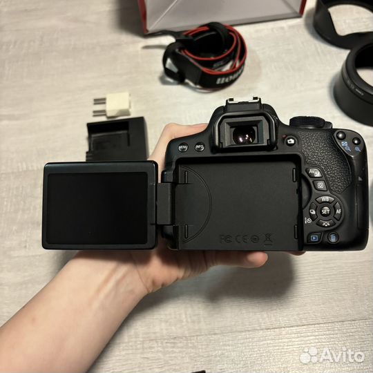 Canon EOS 750D body