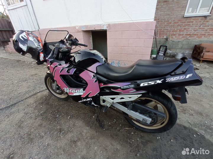 Suzuki gsx 750 f katana