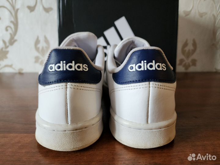 Кроссовки Adidas