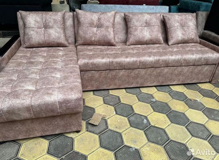 Диван угловой в наличии