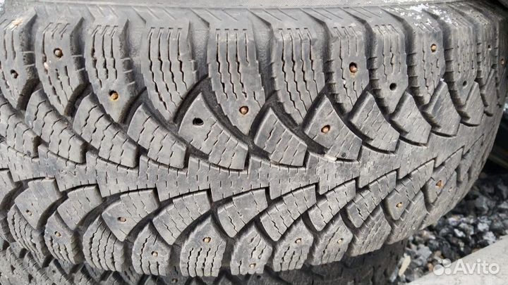 Nokian Tyres Hakkapeliitta Sport Utility 215/70 R16