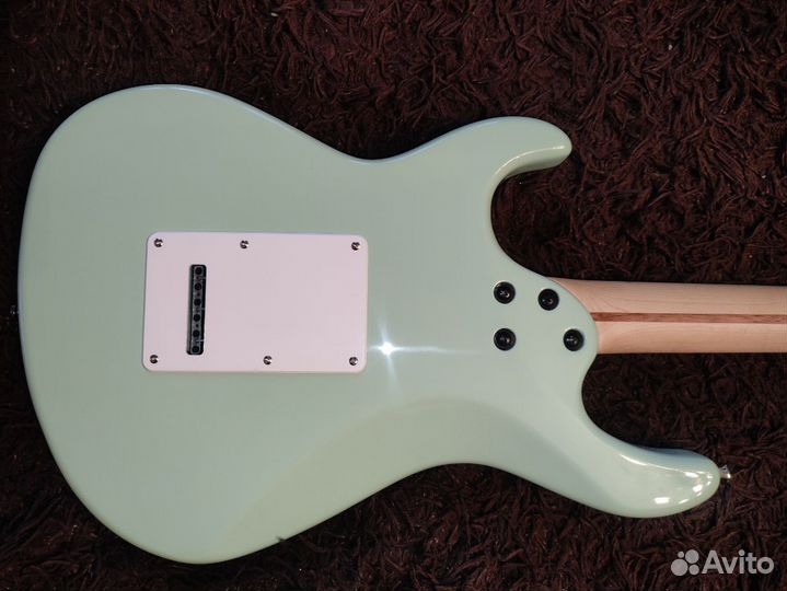 Электрогитара и комбоусилитель