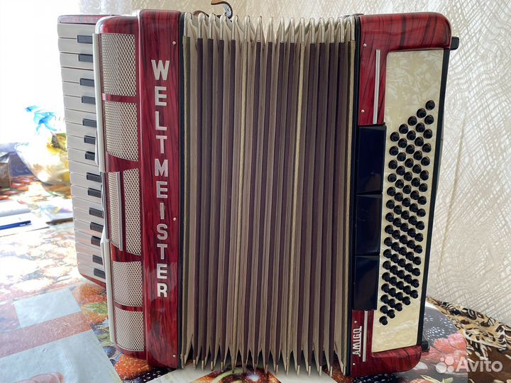 Аккордеон Weltmeister Amigo 3/4 трехголосый