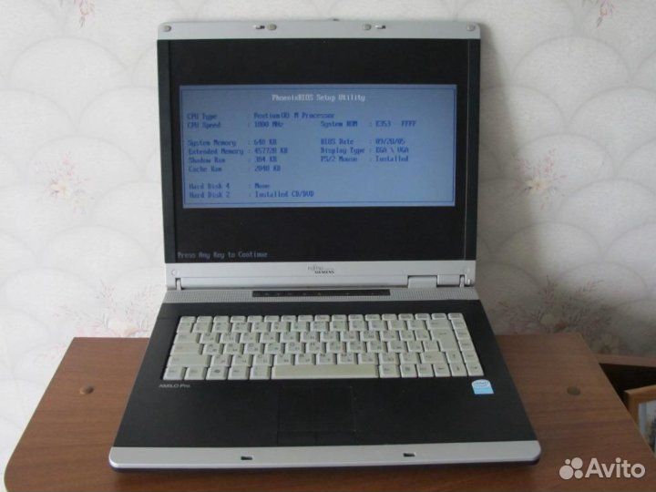 Fujitsu-Siemens amilo PRO V2030d
