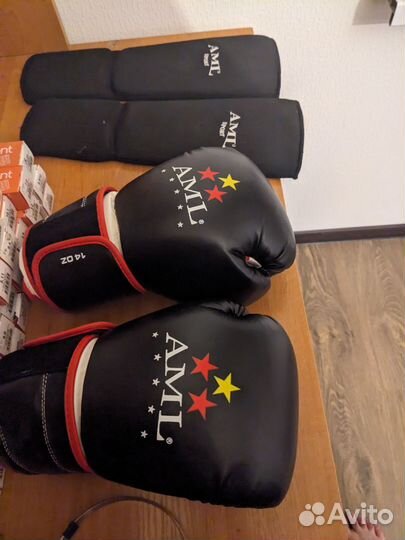Боксерские перчатки 14 oz