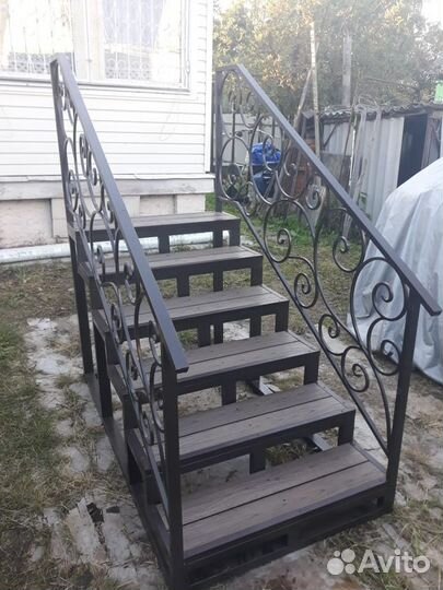 Уличное сварное крыльцо