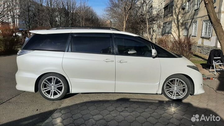 Рейлинги на крышу Toyota Estima, черные