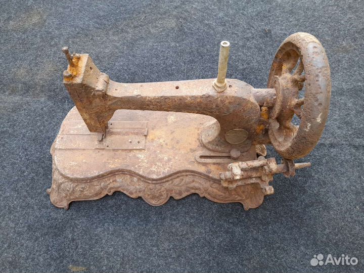 Редчайшая швейная машинка Frister & Rossmann