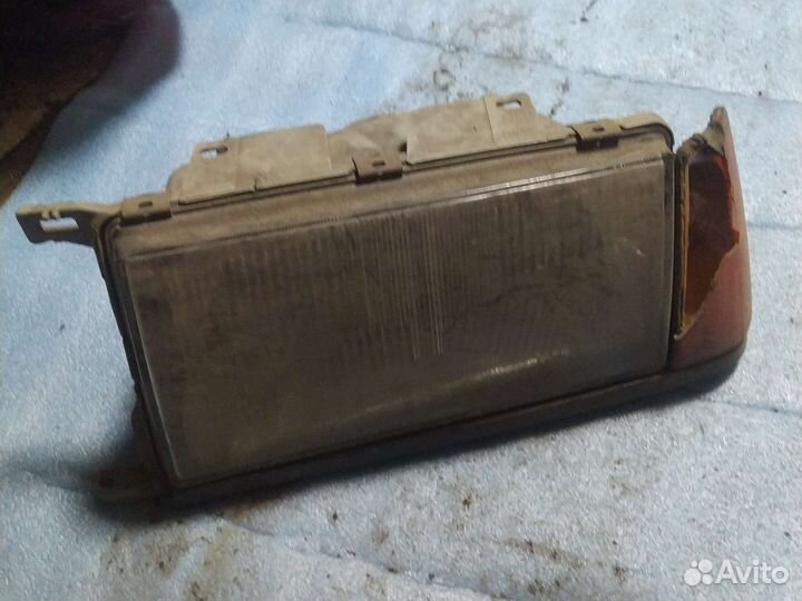 Левая фара вольво