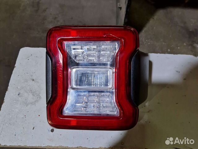 Задний правый фонарь Jeep Wrangler