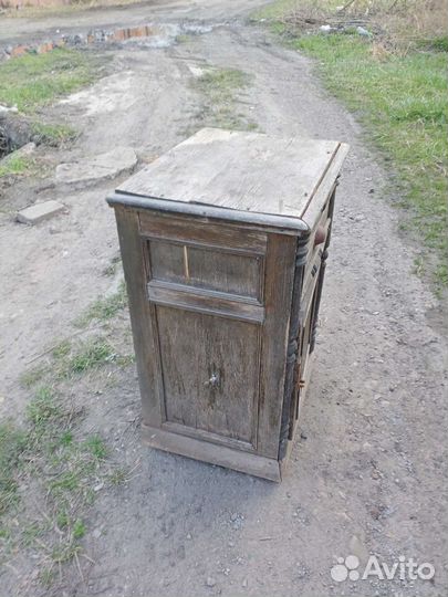 Тумбочка старинная