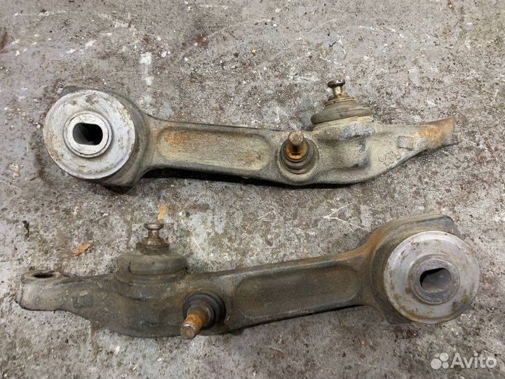 Рычаг передний нижний поперечный Mercedes W220