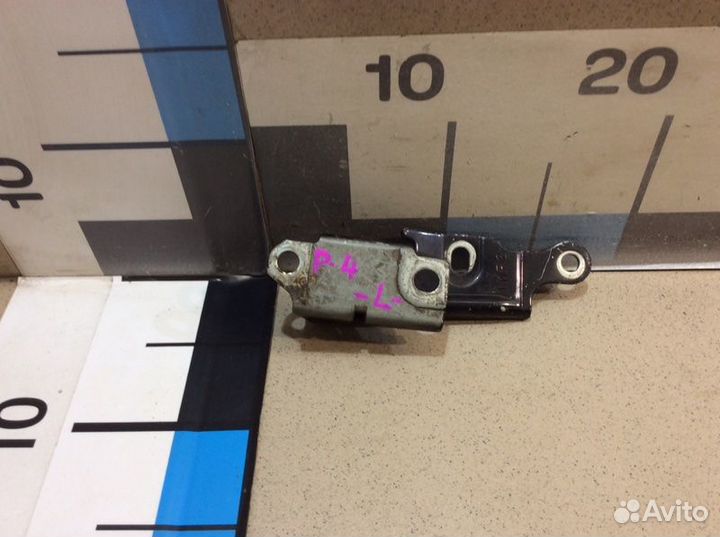 Петля капота левая Mitsubishi Pajero 4 2007-2018