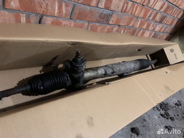 Рулевая рейка на Toyota Land Cruiser 200