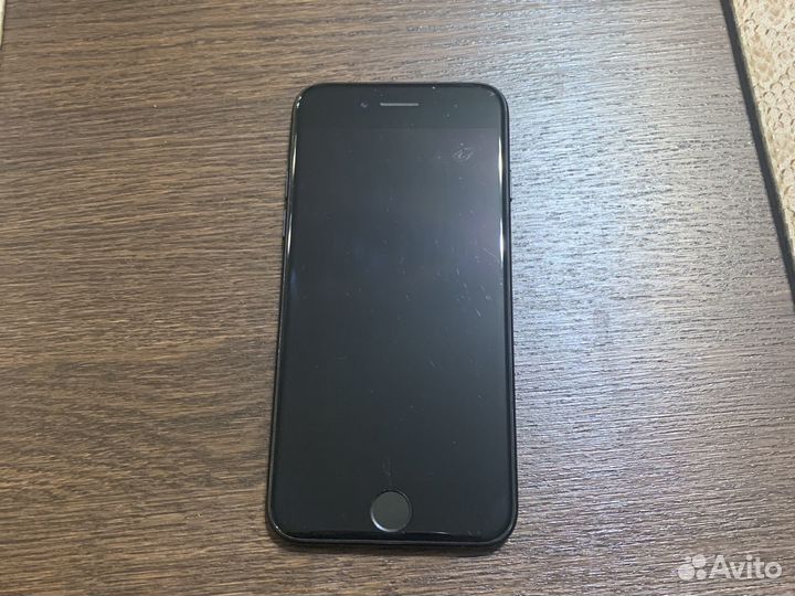 Телефон iPhone 7