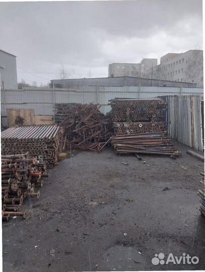 Конструкция из телескопических стоек для поддержания перекрытий