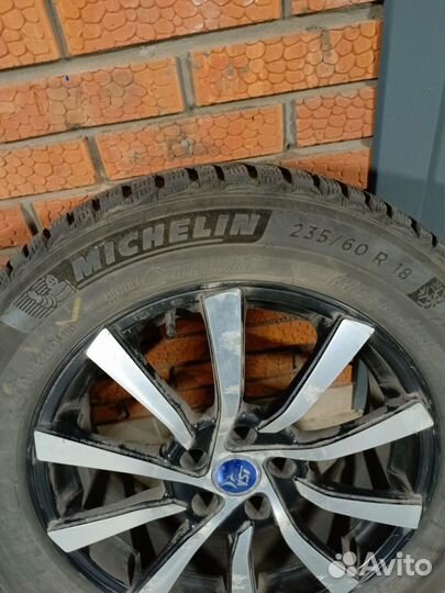 Michelin X-Ice North 4 SUV 235/60 R18