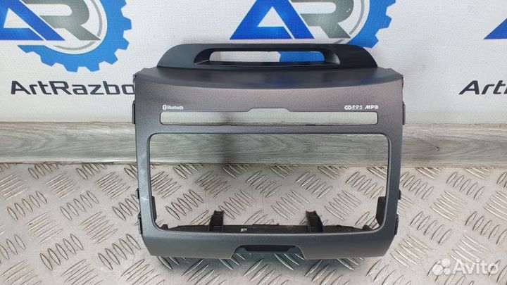 Рамка магнитолы Kia Sportage 3 SL