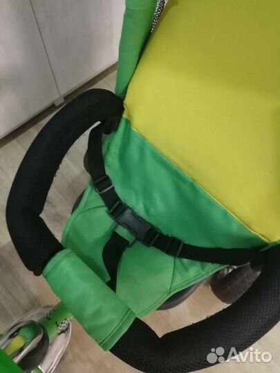 Детский велосипед с ручкой (музыкальный)