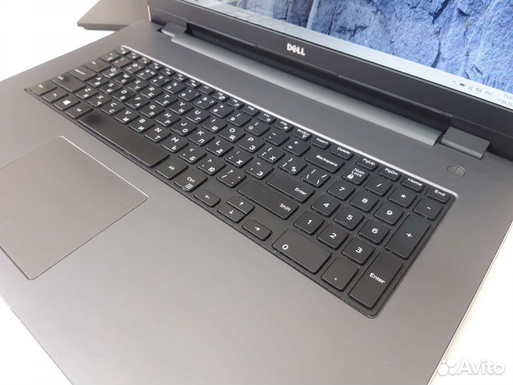 Dell 17.3 Core i3 5005u/8gb/256ssd/geforce 920m
