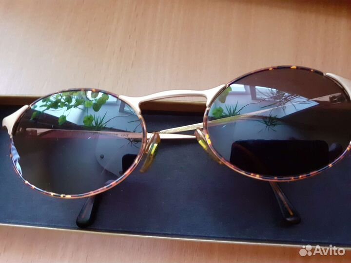 Солнцезащитные очки Giorgio Armani