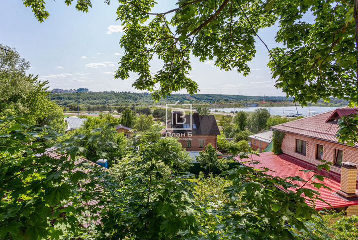 Дом 600 м² на участке 10 сот.