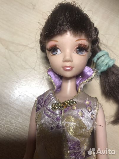 Колекционная кукла sony rose