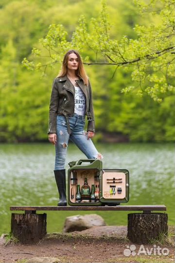 Канистра-бар.новая. переносная.декоративная