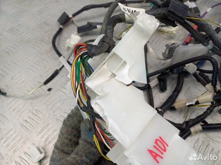 Проводка (коса) салонная Toyota Rav 4 XA40 2.0