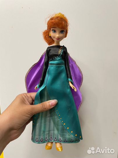 Поющая кукла Анна из Холодного сердца