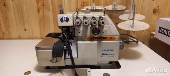 Оверлок 4 х ниточный Jack