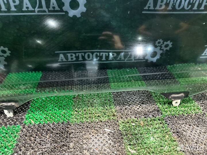 Стекло двери переднее левое Toyota Tundra Sequoia