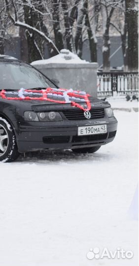 Свадебное украшение на машину