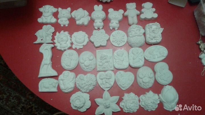 Статуэтки, фигурки, медальоны: ангелы, животные