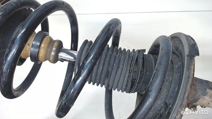 Амортизатор подвески Toyota Highlander 2, 2013